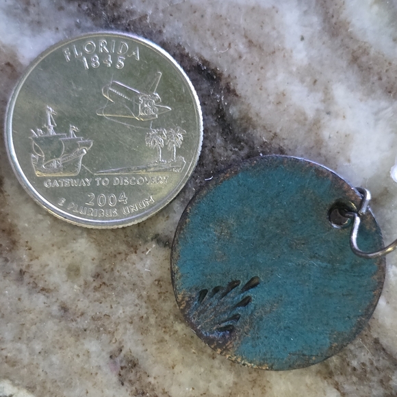 Full grain leather earrings - Picture 2 of 2